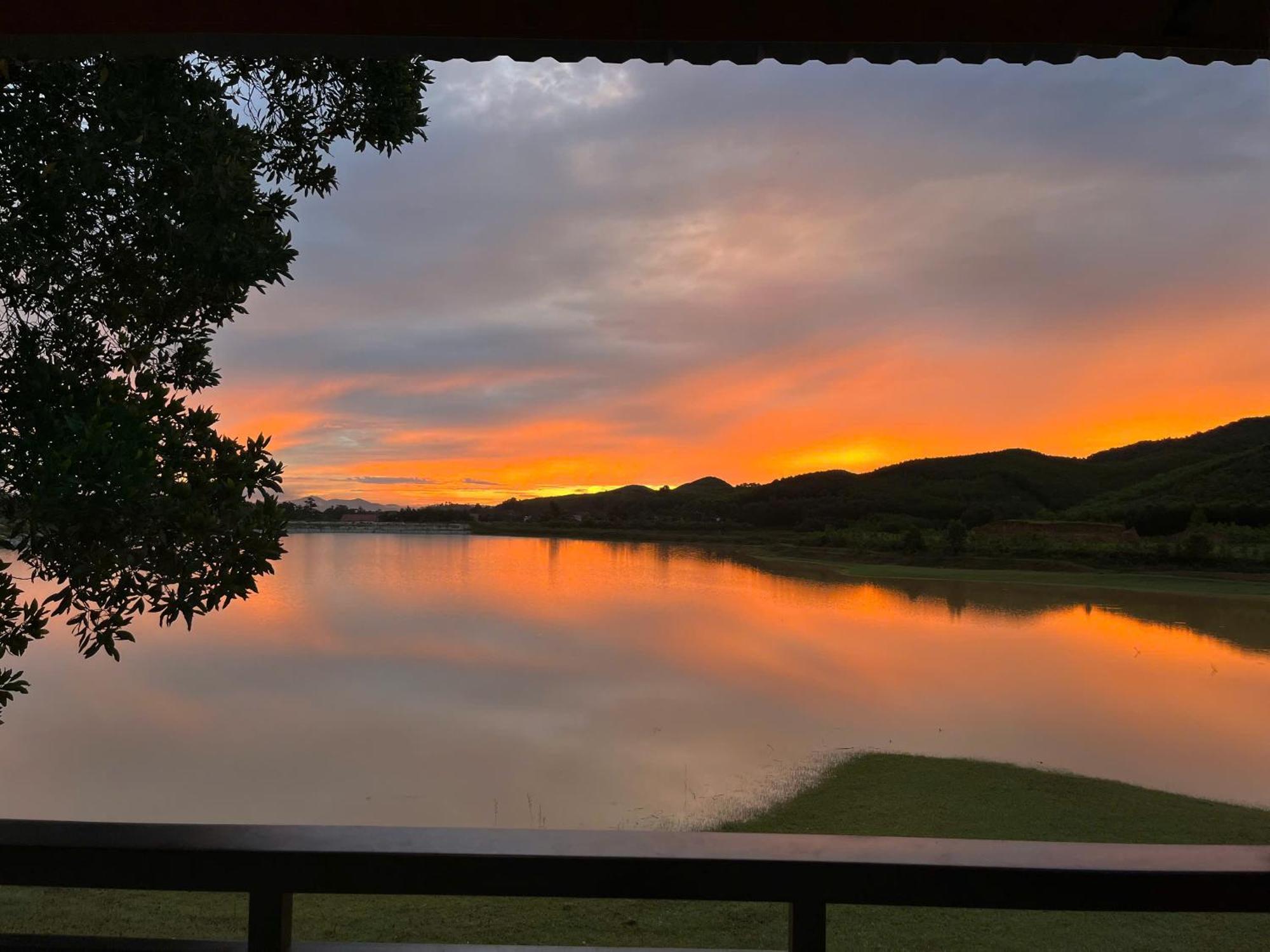 Nguyen Shack Retreat Resort Phong Nha Exteriör bild