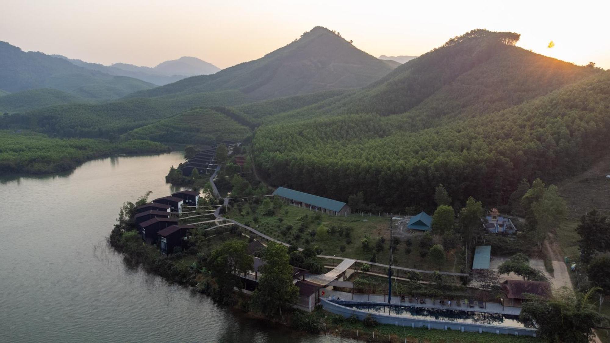Nguyen Shack Retreat Resort Phong Nha Exteriör bild