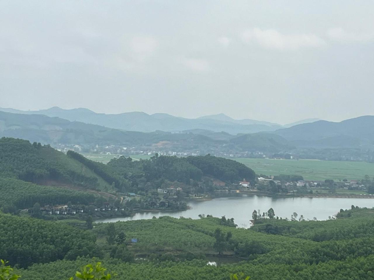 Nguyen Shack Retreat Resort Phong Nha Exteriör bild